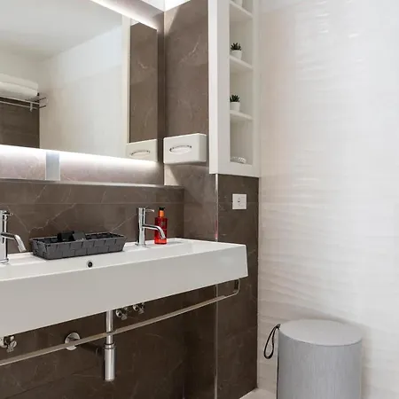 Delle Rose Hotell 4*